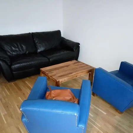 2 Pieces 40 M2, Dans Hyper Centre, Avec Piscine Au Rez De Chaussee *