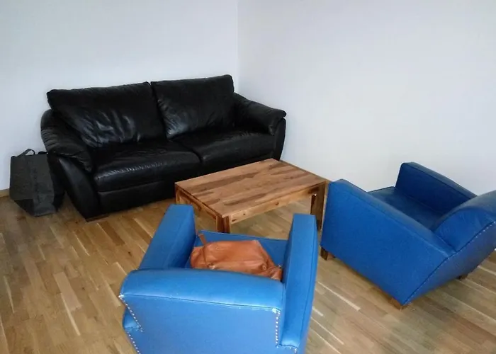 2 Pieces 40 M2, Dans Hyper Centre, Avec Piscine Au Rez De Chaussee *